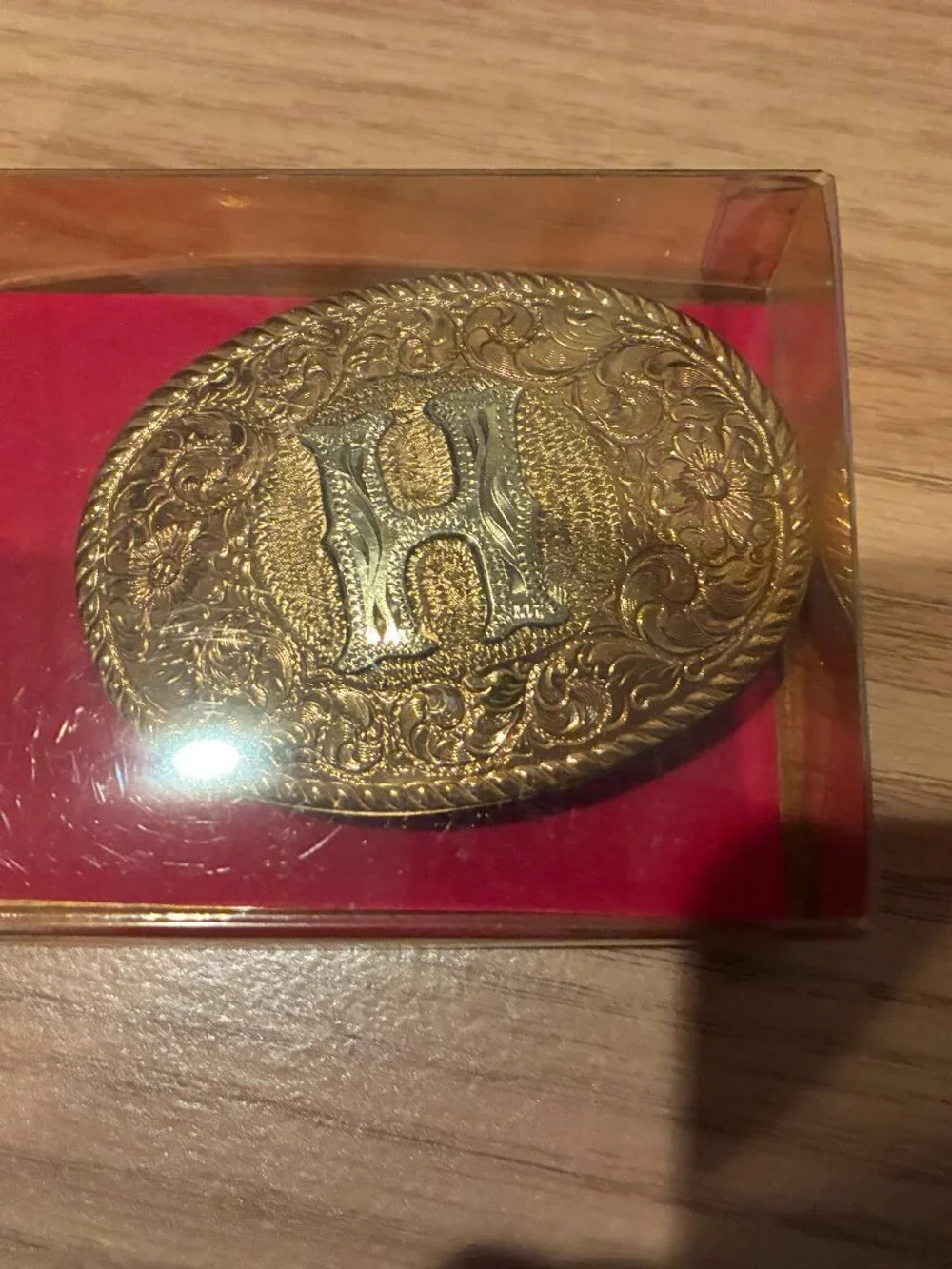 Belt buckle letter 